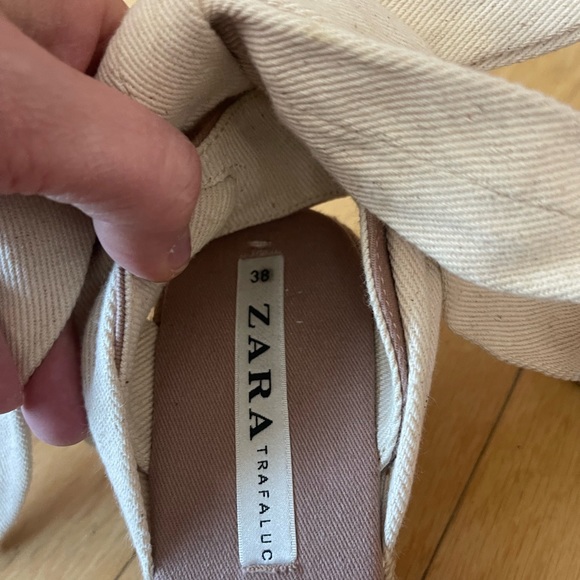 ZARA CONTRASTING TIED WEDGES. Never been worn. - Picture 3 of 7